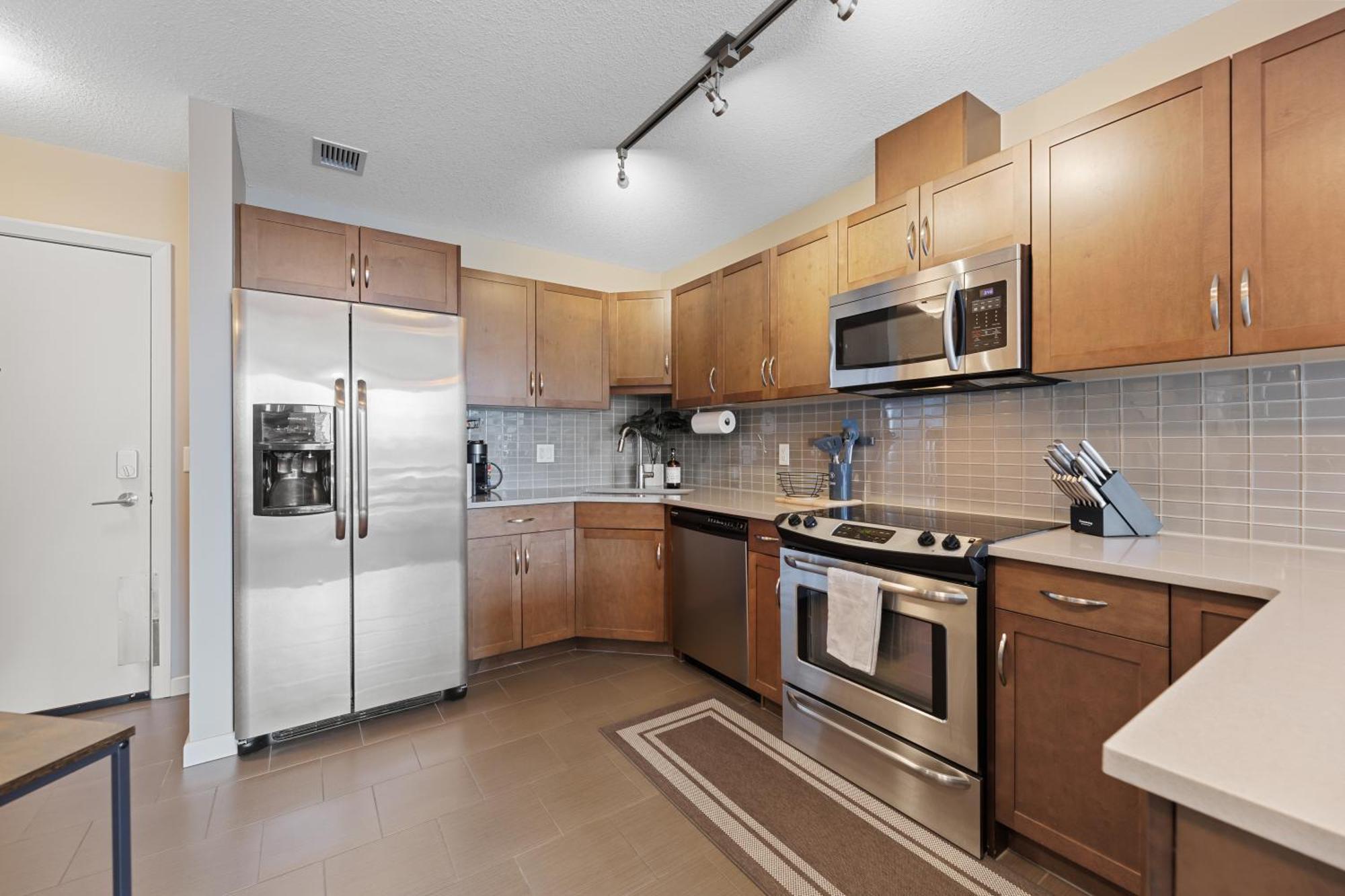 Heart Of Downtown Calgary Spacious Luxury Condo With Stunning Views And Premium Amenities Dış mekan fotoğraf