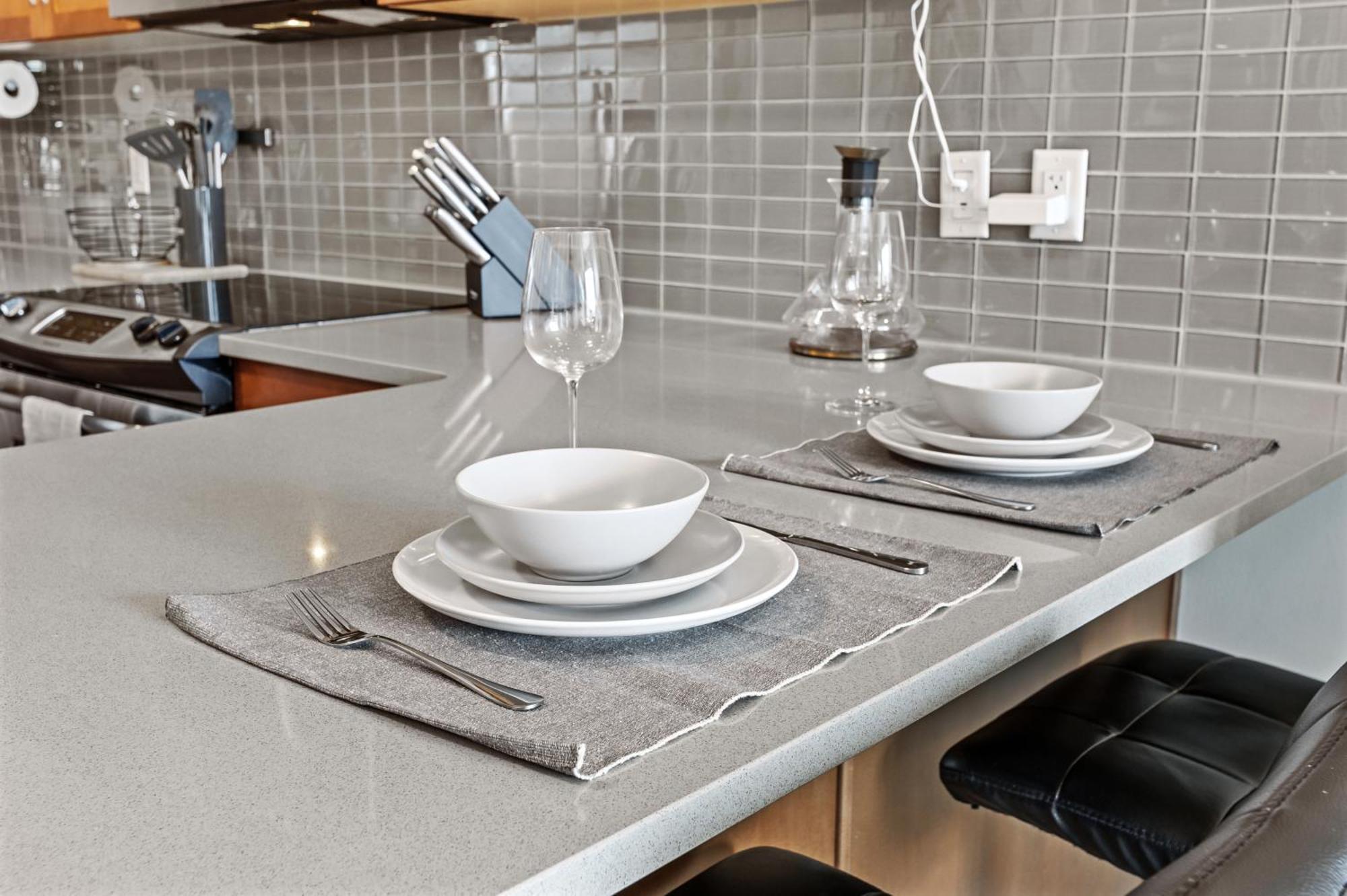 Heart Of Downtown Calgary Spacious Luxury Condo With Stunning Views And Premium Amenities Dış mekan fotoğraf